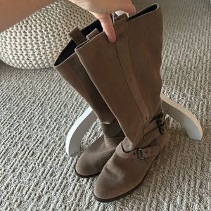 GUC DV taupe faux suede boots